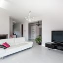 bigstock-Vibrant-Cottage--Living-Room-56422685
